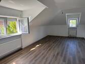 helles Wohn-Esszimmer - 2 Zimmer Etagenwohnung zur Miete in Frankfurt am Main