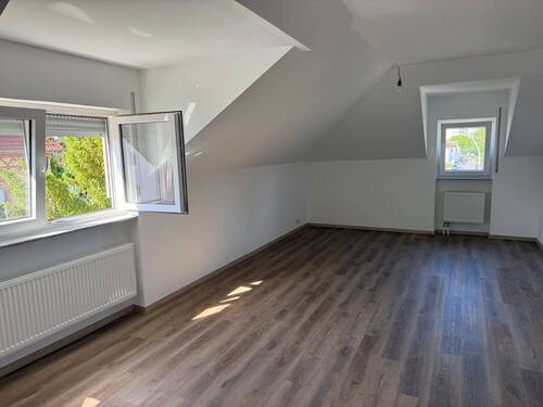 helles Wohn-Esszimmer - 2 Zimmer Etagenwohnung zur Miete in Frankfurt am Main