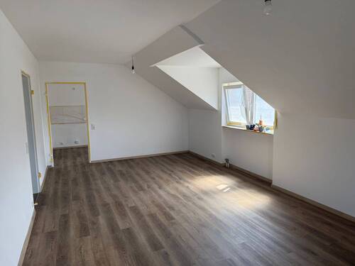 Blick vom Wohnzimmer in die Küche - 