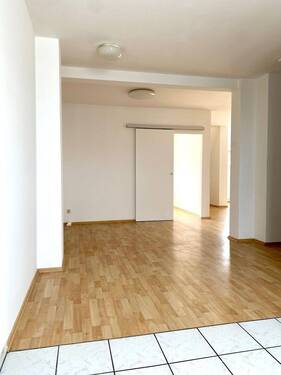 Wohnbereich erste Hälfte - Etagenwohnung in Nürnberg zum Kaufen