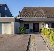 Schicke Doppelhaushälfte (Einfamilienhaus) mit gepflegtem Garten und Garage in Arnsberg-Niedereimer! - Arnsberg / Niedereimer