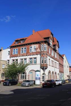 09 Wohn- und Geschäfshaus - 