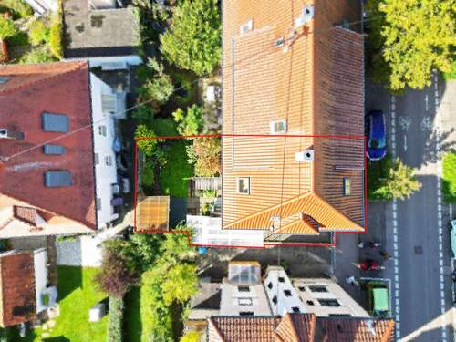 Vogelperspektive - 8 Zimmer Mehrfamilienhaus, Wohnhaus in Esslingen am Neckar