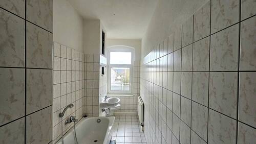 20251118_103420.jpg - Etagenwohnung mit 63,00 m&sup2; in Chemnitz zur Miete