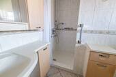 EG Dusche im Badezimmer - 