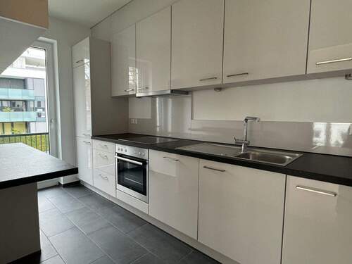 Einbauküche mit Elektrogeräten... - 