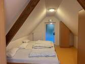 Schlafzimmer im Dachgeschoss.jpg - 
