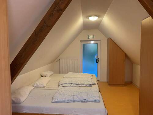 Schlafzimmer im Dachgeschoss.jpg - 