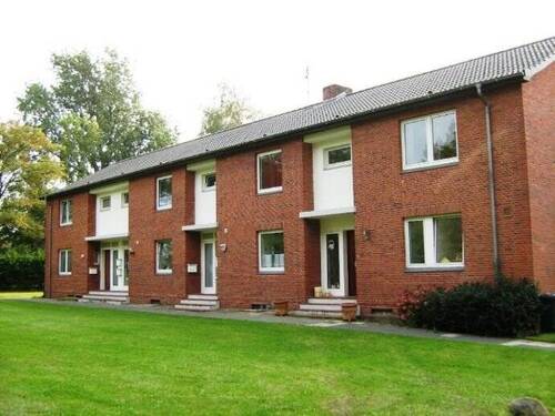 Hausansicht - Eduard Rosenberg KG - Sanierte 3-ZKB Wohnung in Debstedt