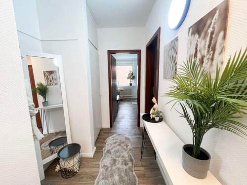 Flur mit Stauraum - 3 Zimmer Etagenwohnung in Buxtehude