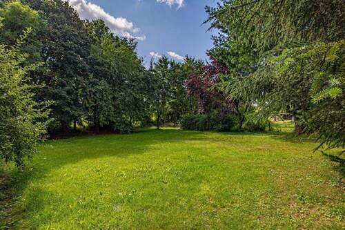 Garten mit viel Platz für Kinder - 