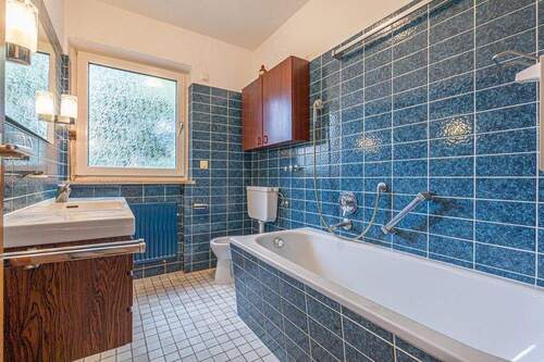 Wannenbad im Erdgeschoss - 