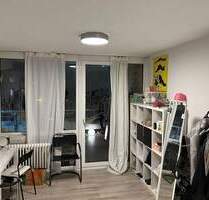 3-Zimmer-Wohnung mit Balkon in Au-Haidhausen - charmant, ruhig, provisionsfrei - München 3-Zimmer-Wohnung mit Balkon in Au-Haidhausen - charmant, ruhig, provisionsfrei - München