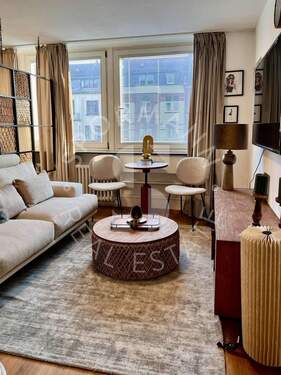 Wohnbereich - vollständig möbliertes Apartment - Inklusivmiete - in Oberkassel