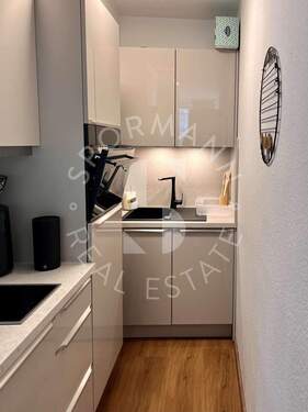 Moderne Küche - 1 Zimmer Etagenwohnung in Düsseldorf