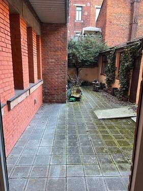 Hinterhof mit Teresse - 