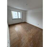 Renovierungsbedürftige 4 Zi-Wohnung - sofort frei - einfach günstig & gut !! - Amberg