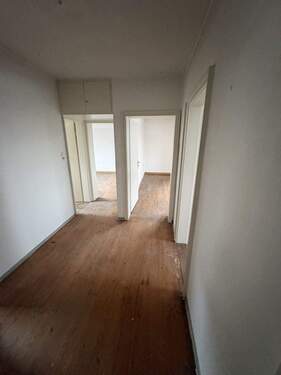 Flur - Etagenwohnung mit 75,70 m&sup2; in Amberg zum Kaufen