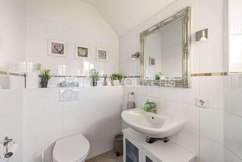 Gäste WC mit Fenster - 