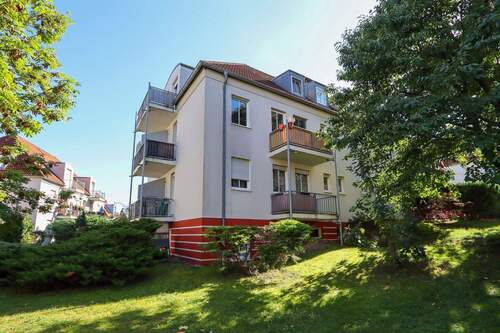 Außenansicht - +++ Mitten im Grünen - 2-Zimmer-Whg. mit 2 Terrassen und TG Stellplatz +++