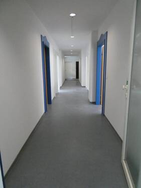 Flur vor Büros EG - 