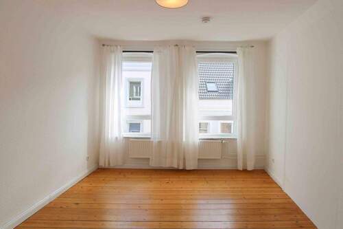 Wohnzimmer 2. OG - 6 Zimmer Mehrfamilienhaus, Wohnhaus zum Kaufen in Flensburg