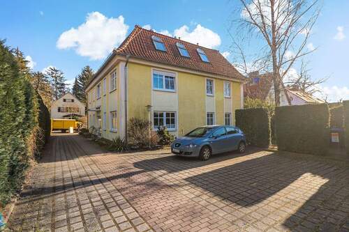 Stellplätze - 2 Zimmer Mehrfamilienhaus, Wohnhaus in Berlin