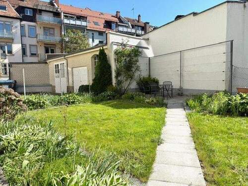 Gemeinschaftlicher Garten - 3 Zimmer Etagenwohnung zur Miete in Karlsruhe