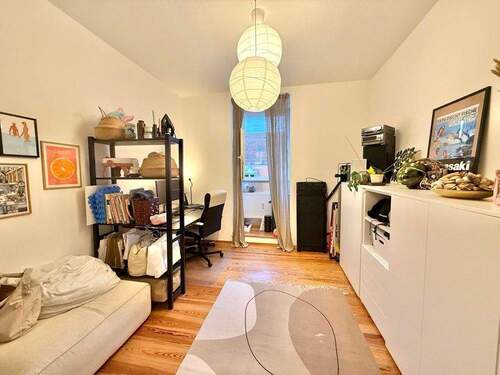 Arbeits- oder Gästezimmer - 