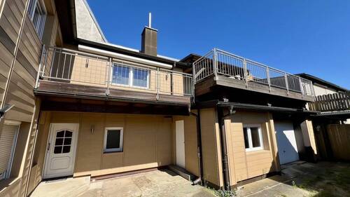 Garage und Hintereingang - 