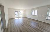 Wohnzimmer - Gut geschnittene und energieeffiziente (A+) 3 Zimmer ETW mit Südbalkon
