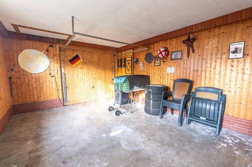 Partyraum/ Garage mit Dachboden - 