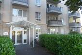 Hauseingang.jpg - * RESERVIERT * Bonn ansprechende 2-Zimmerwohnung mit Balkon, Aufzug, Kellerraum, TG-Stellplatz, in zentraler Wohnlage