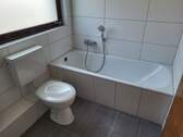 Badewanne und WC - 