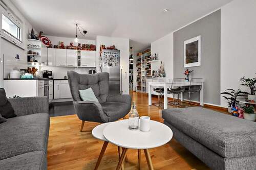 Wohn- und Essbereich - 3 Zimmer Etagenwohnung zum Kaufen in Berlin