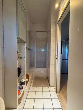 Bad Dusche - 2 Zimmer Etagenwohnung in Düsseldorf