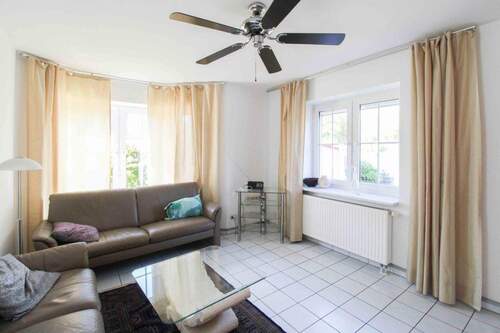 Wohnzimmer - 5 Zimmer Einfamilienhaus in Hildesheim