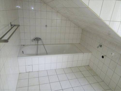 Haus 1: Badewanne DG - 