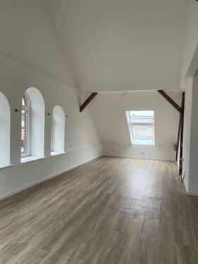 Wohn- Essbereich
- Geräumige 5-Zimmer-Wohnung in Niederdornberg, Bielefeld