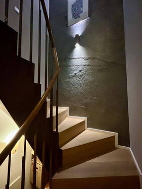 Eichentreppe ins UG - 