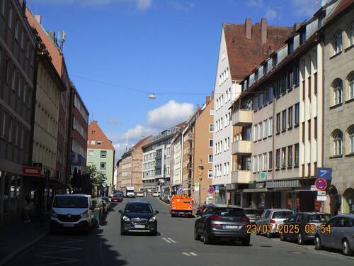 Innere Laufer Gasse.JPG - Exklusive Ladenfläche (ca. 170m²) mit großer Schaufensterfront in 1 A - Lauflage Nürnberg St.Sebald z. vermieten. Keine Ablöse!