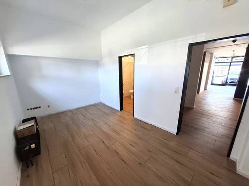 Mitarbeiterraum mit Küche - 