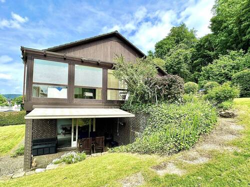 Seitenansicht Links 2 - 6 Zimmer Einfamilienhaus zum Kaufen in Alfeld