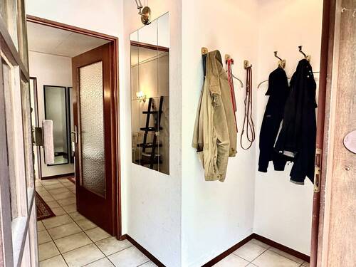 Einladende Diele und Flur - Einfamilienhaus mit 130,40 m&sup2; in Alfeld zum Kaufen