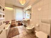 Modernisiertes Badezimmer - 