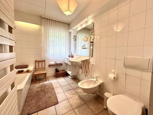 Modernisiertes Badezimmer - 