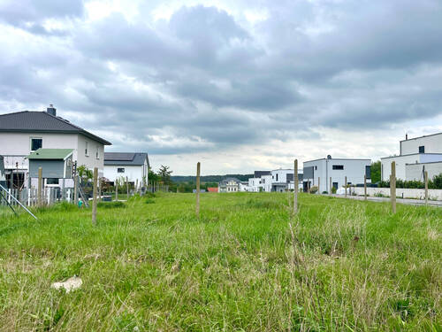 Foto 03.05.24, 11 32 22 - Optimaler Standort für Ihre Wohn- und Arbeitsideen - Baugrundstück mit Genehmigung