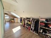 Flur mit begehbarem Schrank - 