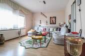 Wohnzimmer - 5 Zimmer Doppelhaushälfte zum Kaufen in Gommern