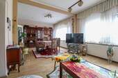 Wohnzimmer - 5 Zimmer Doppelhaushälfte in Gommern